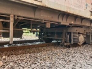 Mumbai Surat Train Incident